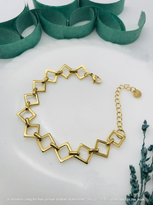 Eye Catchy Golden with Square Chain Design Bracelet